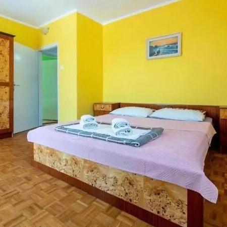 Apartment Mira A2